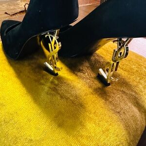 Yves Saint Laurent Black Heels